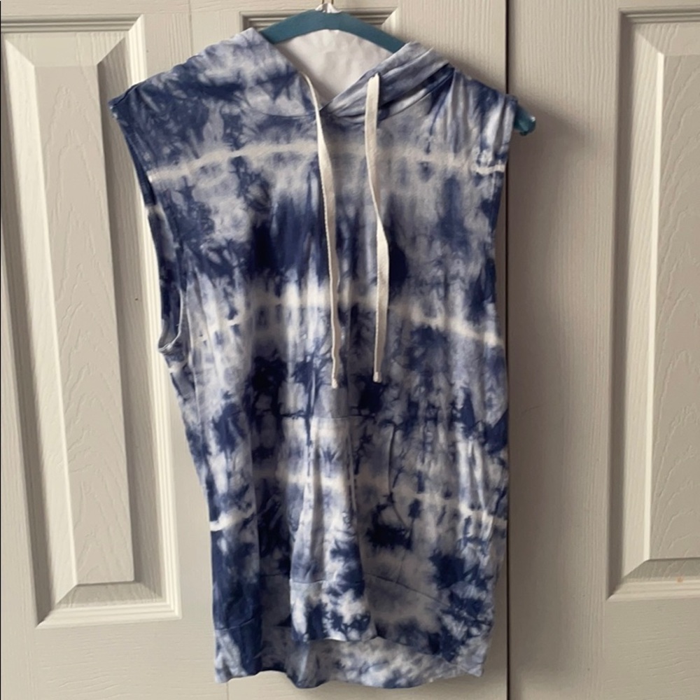 Tie dye sleeveless hoodie